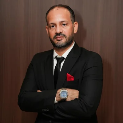 المستشار عماد درويش مستشار قانوني